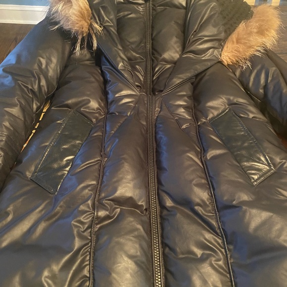 RUDSAK medium coat with real fur (not removable) - Picture 3 of 14